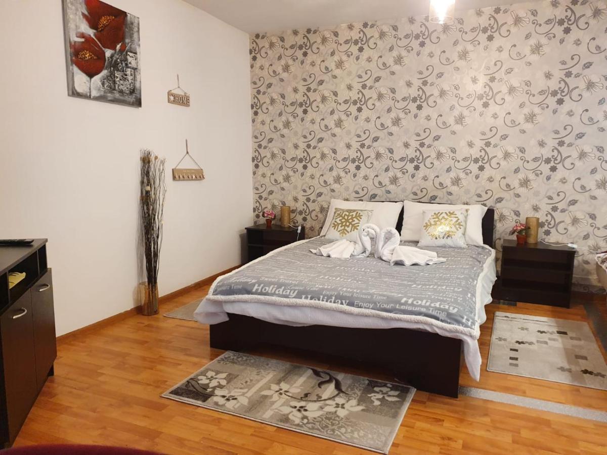 Jorj Suites Apartament *