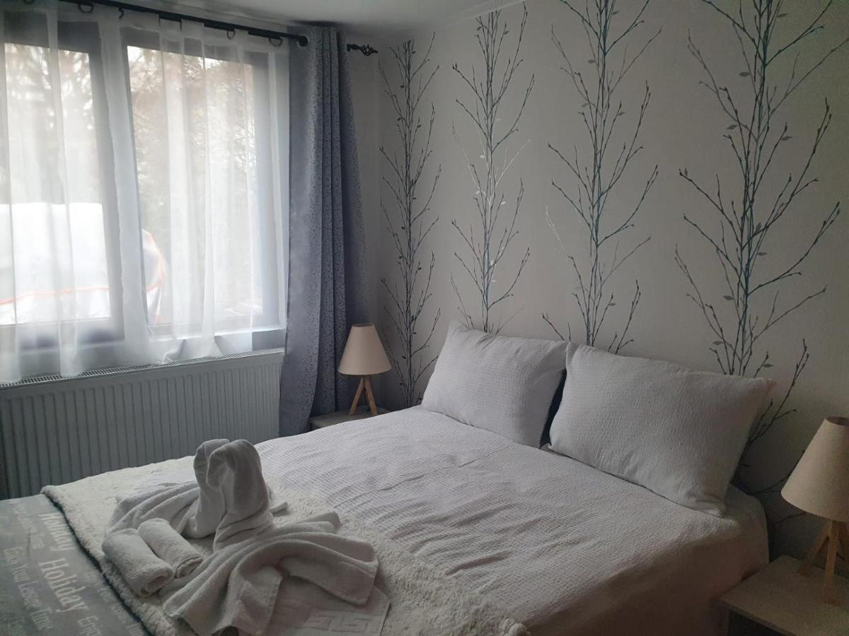 Jorj Suites Apartament *